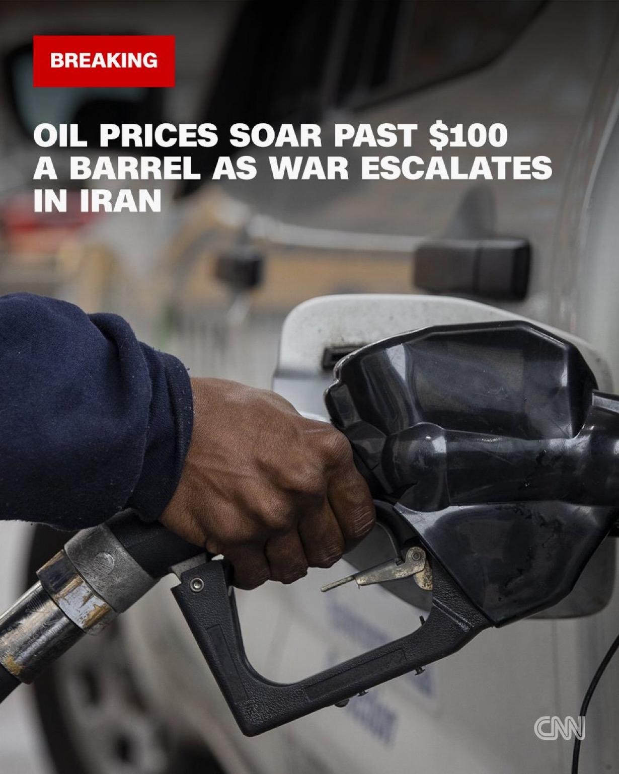 周日，石油价格飙升至每桶100美元以上，这是自2022年俄乌战争以来首次突破这一