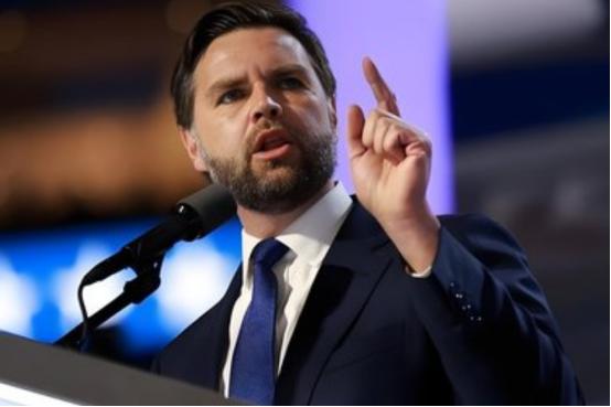 美国再次诞生“叛国者”？美副总统万斯频繁威胁中国，公开放话：“中国若不接受关税，