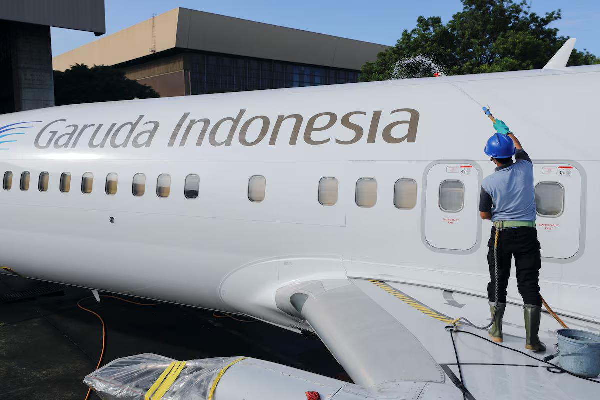[To learn English]
Airline Garuda Indone
