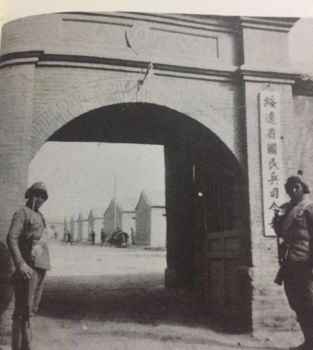 这是战地记者方大曾在1936年来归绥拍摄的一张照片。这张照片所在地就是位于归化城