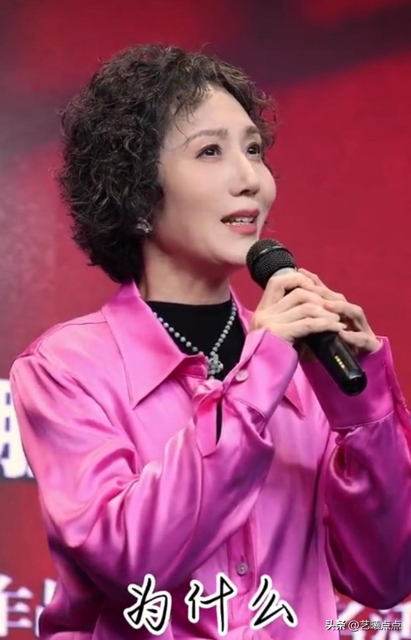 何英，知名的傅派花旦，当年凭借空灵澄澈的“仙子”唱腔，以及《菱花镜》《西湖山水还