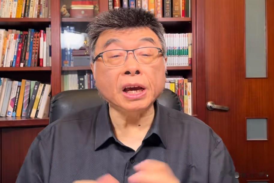 邱毅戳破圈套，绿营捧韩贬傅就是要拆垮蓝营？
邱毅把这事看得透亮，民进党玩捧韩贬傅