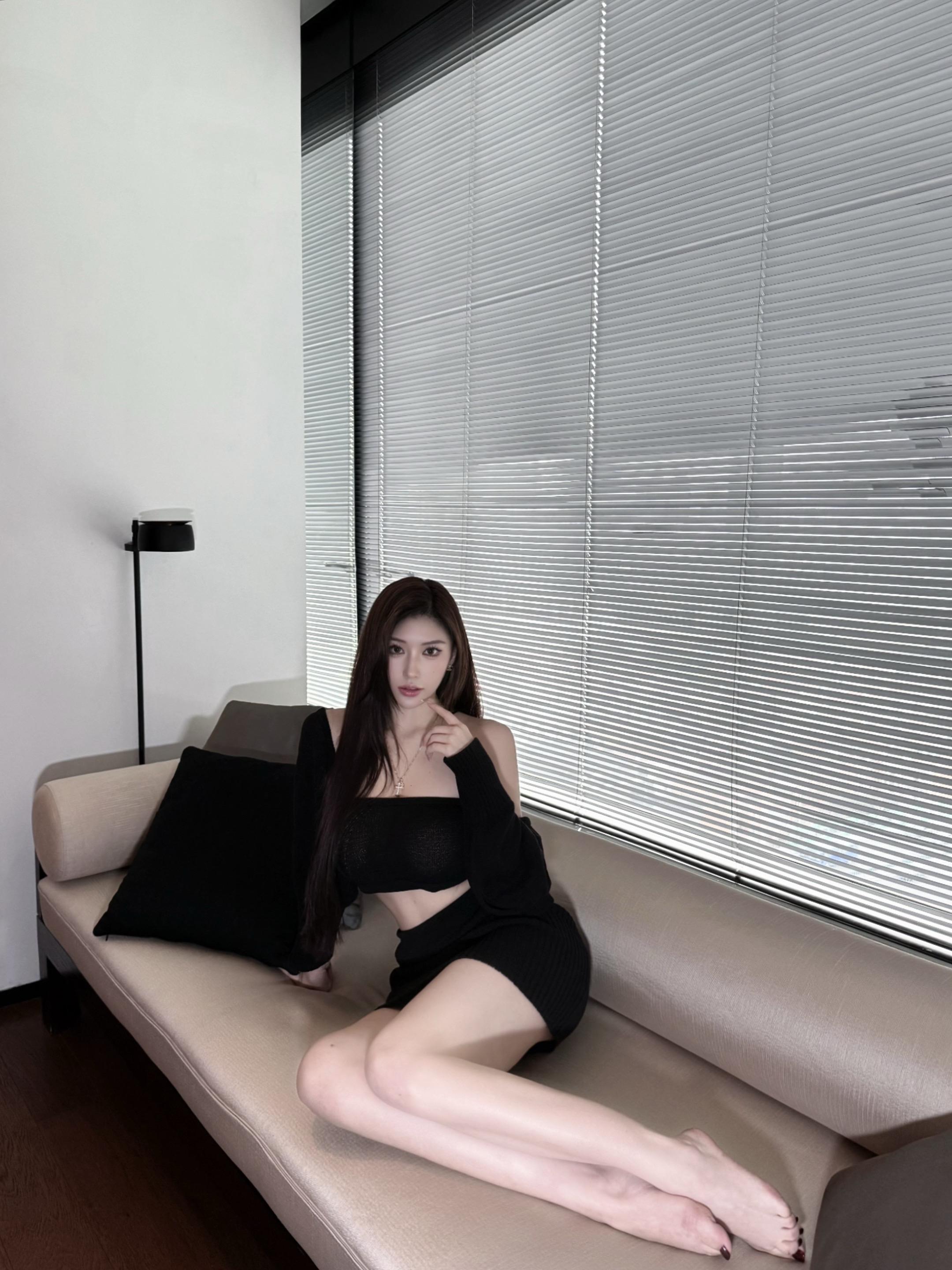 想做一个安静平和喜欢撒娇快乐的小女孩 喜欢的人喜欢我 好朋友在身边 在...