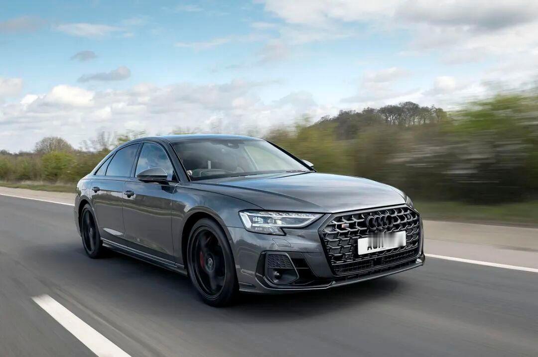2025 Audi S8！西装暴徒的代表车型，虽然现在是完全卖不动的存在  20