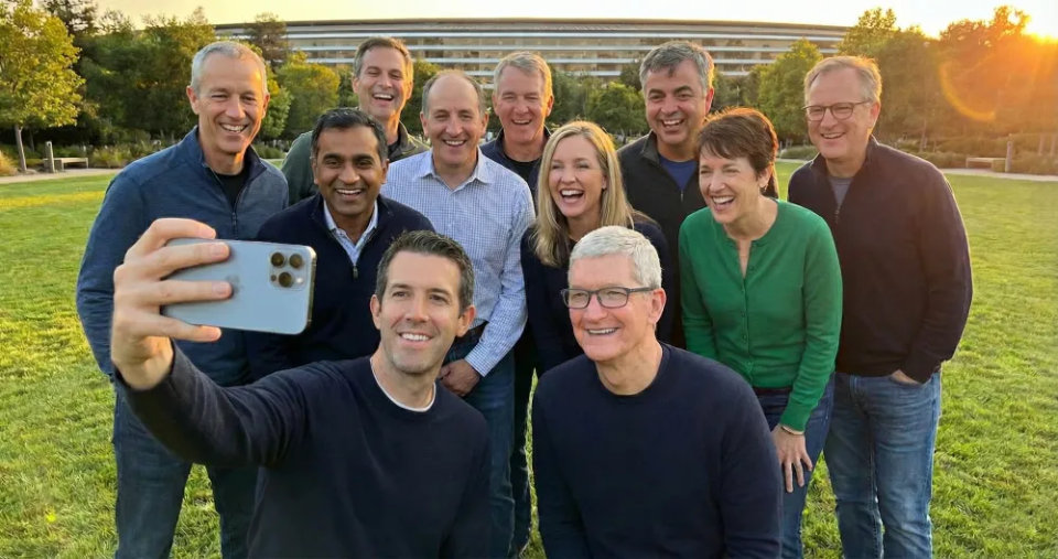 苹果官宣换帅：库克卸任CEO，特努斯接任！CEO蒂姆·库克（Tim Cook）将