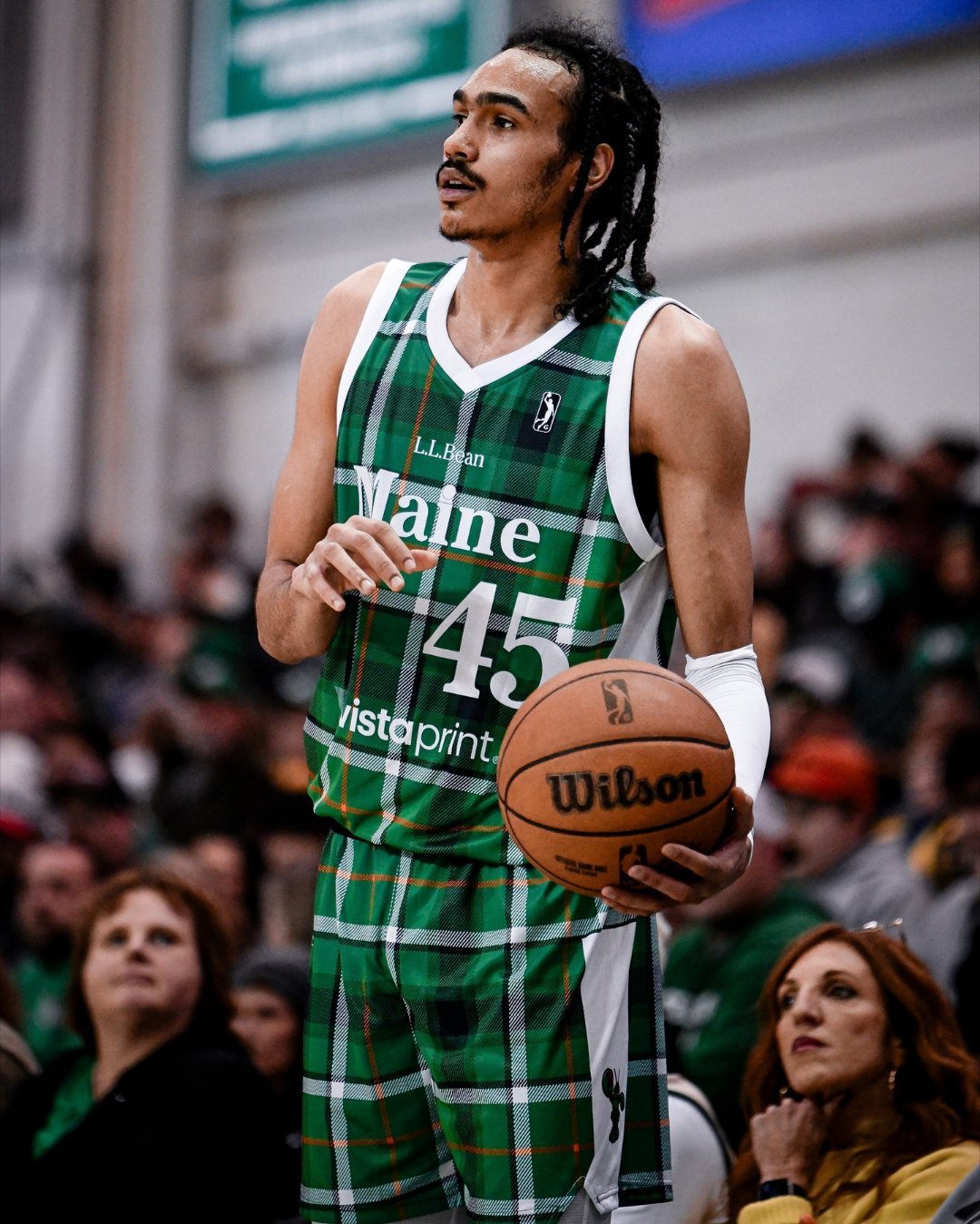 据记者Michael Scotto报道，达拉诺-班顿与凯尔特人达成两年合约协议！