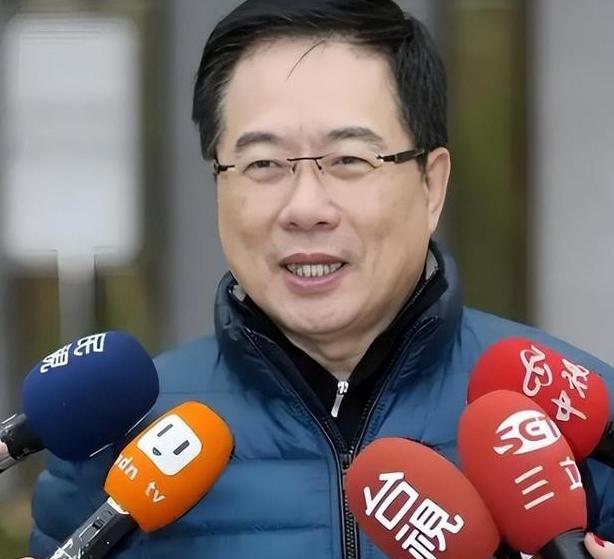 [微风]最近，台湾内部终于有人把话彻底挑明了！前国民党高层蔡正元，直接摊牌，给大