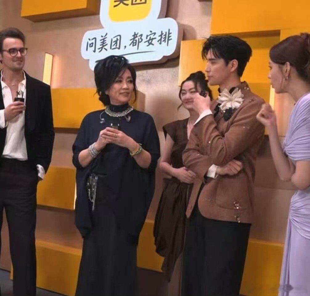 齐豫危险歌手2026殿堂歌手齐豫栽在《弯弯的月亮》舞台，意外进入危险名单，老歌难