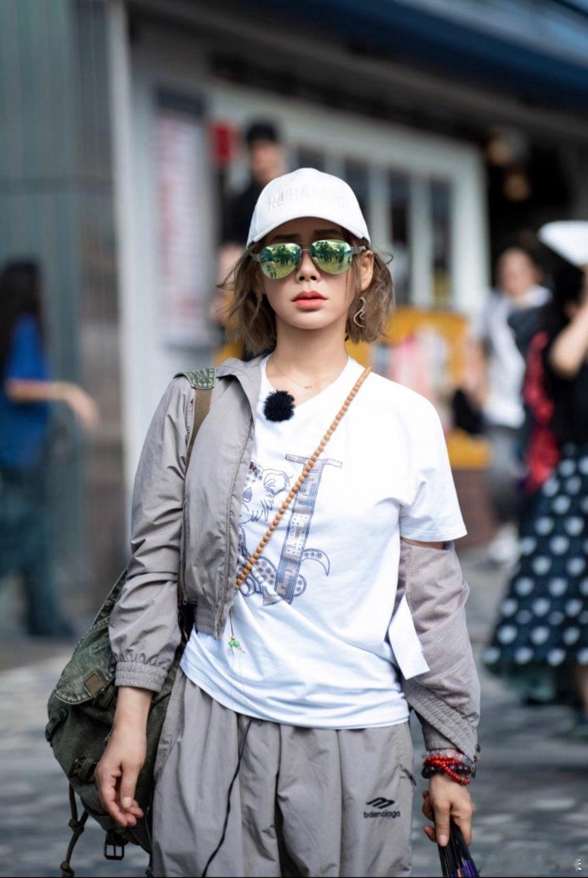 刘嘉玲说宁静很有女人味 喜欢的节目带来了无限快乐， 全方位亮眼的姐姐真的太有魅力