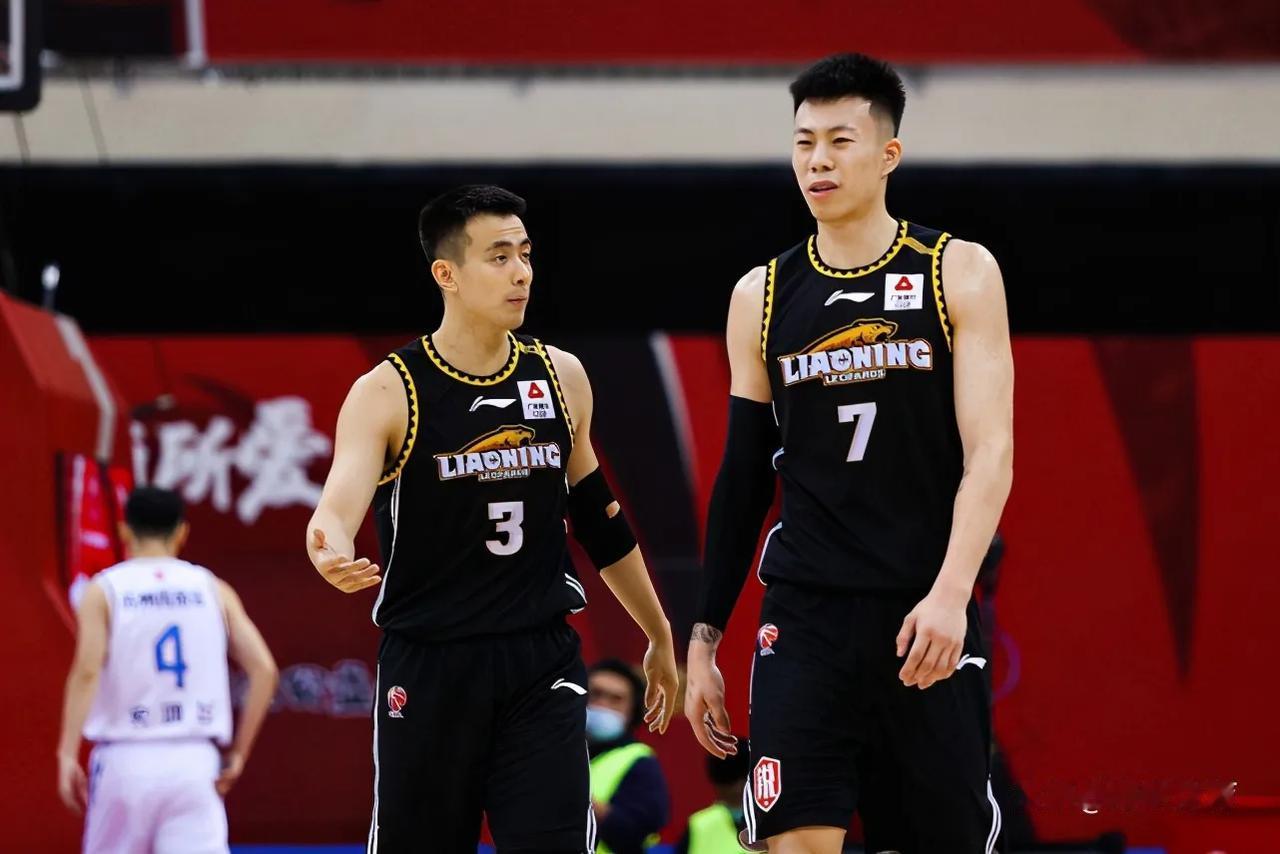 在辽宁121-112战胜新疆的CBA总决赛G1中，有以下三人的表现不得不承认：
