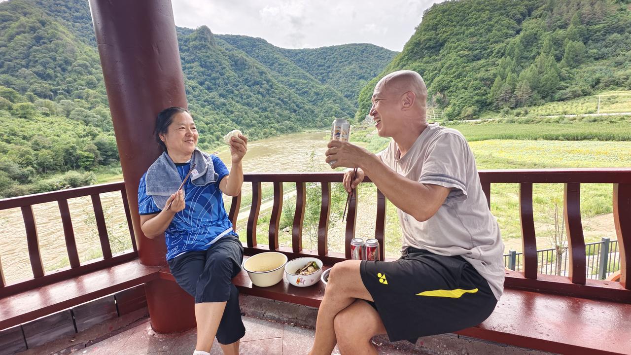 非常感谢有粉丝总是提醒我少喝酒，我知道那是真诚的关心。极其讨厌有粉丝总告诫我酒后