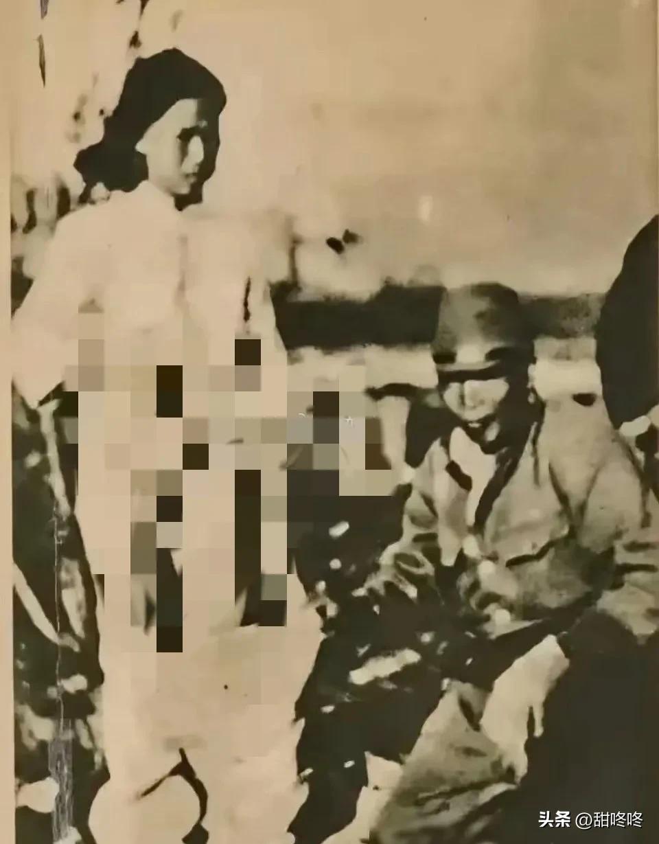 这张旧照，看得人心口像被钝刀狠狠剜着。
1937年，南京！
侵华日军竟对我国手无
