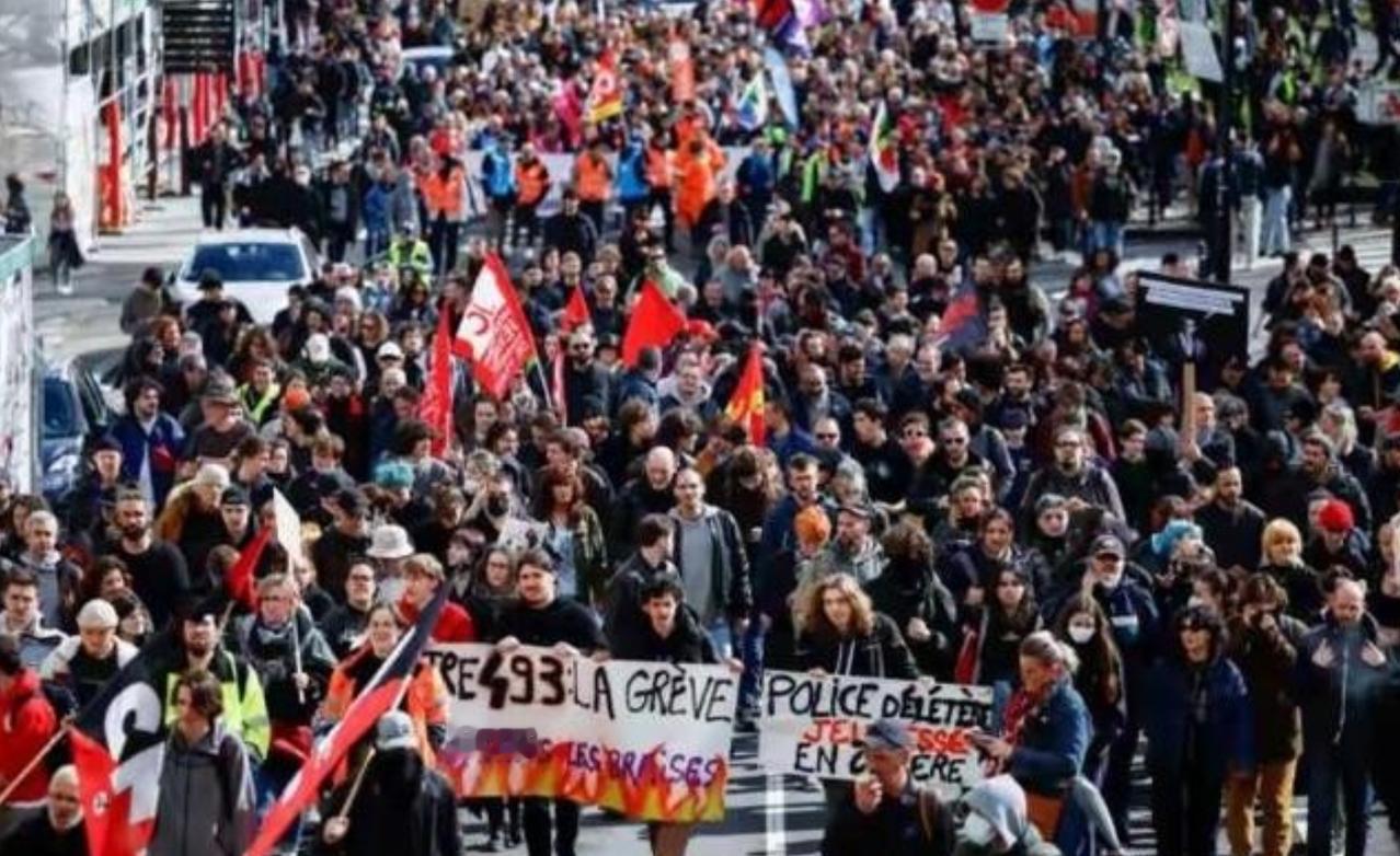 法国缺钱，美国缺钱，英国缺钱，俄罗斯缺钱，日本缺钱，韩国缺钱，印度缺钱，世界上除