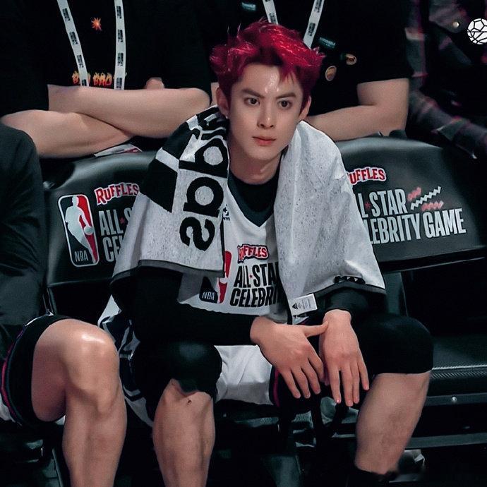 王鹤棣出现在NBA球星卡中 哦莫起猛了！王鹤棣居然登上NBA球星卡，是首位中国艺