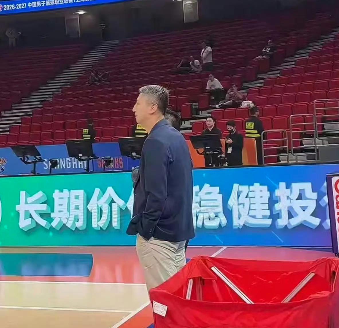 郭士强主教练今晚抵达上海观战，今晚他会重点考察张镇麟吗？

10月26日晚，上海