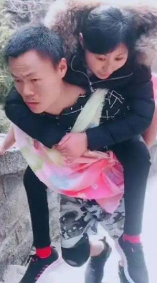 2008年，山东21岁女子深夜为见男友，翻墙摔成高位截瘫，男友得知后，与父母断绝