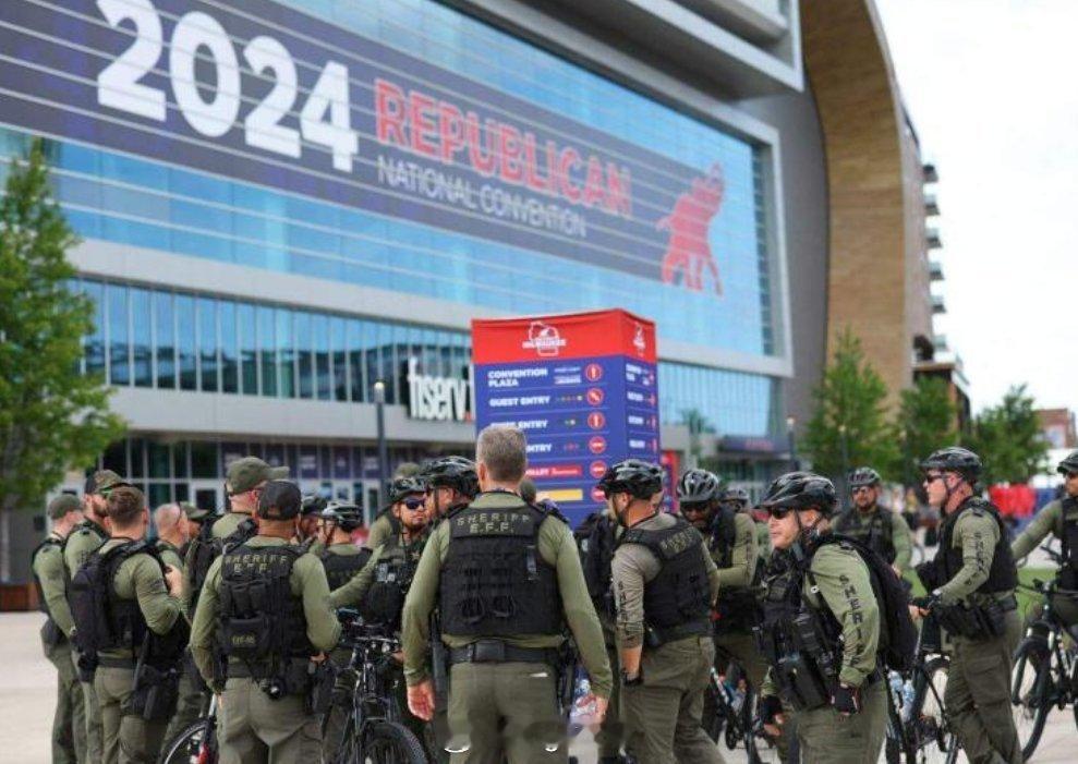 美国特勤局因未能阻止前总统特朗普遇刺，引发舆论指责特勤局严重失职。7月15日，美