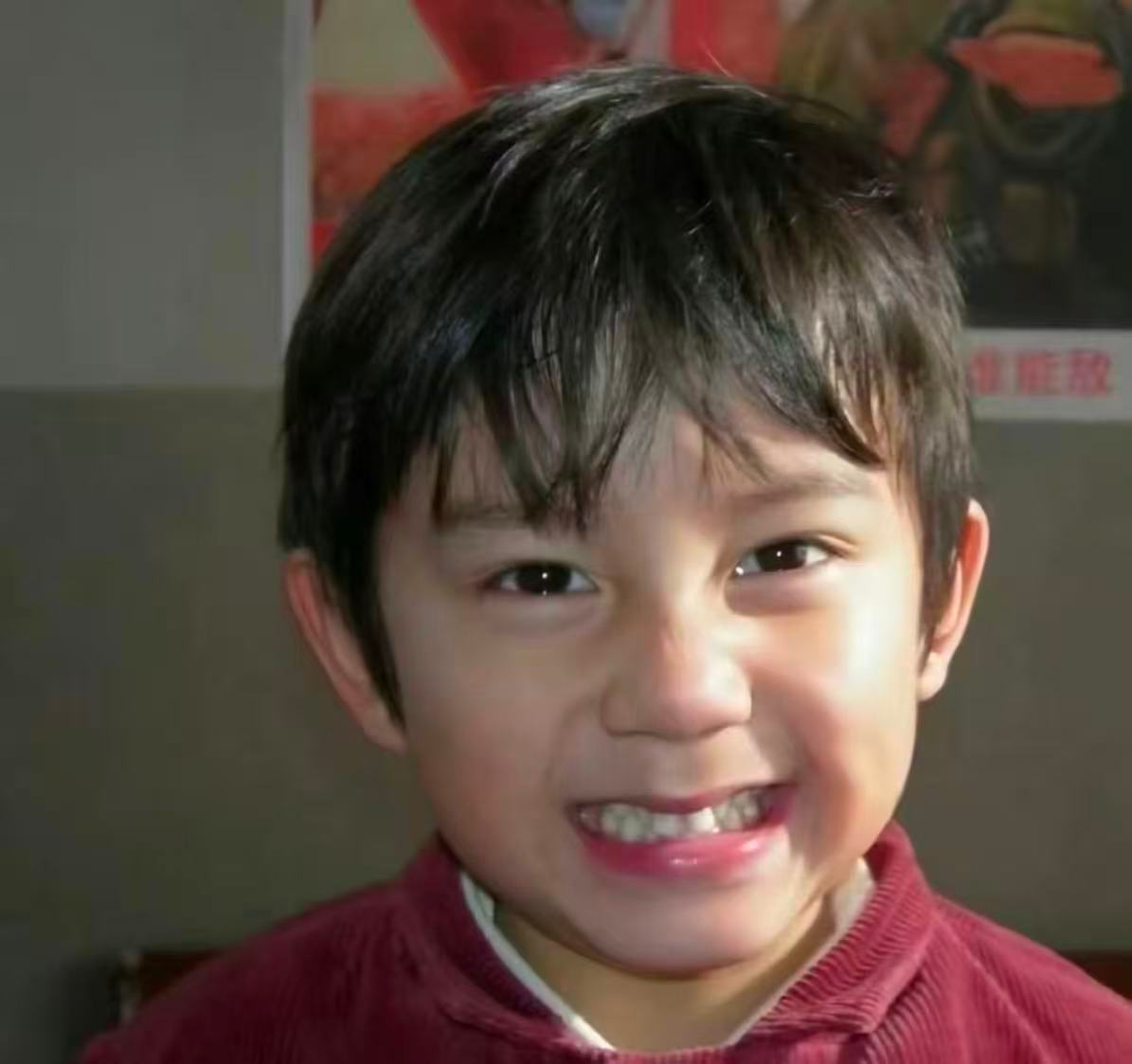 林沐然反差萌 在电视剧《逐玉》中饰演随元青一角的林沐然，居然是05年出生的小孩哥