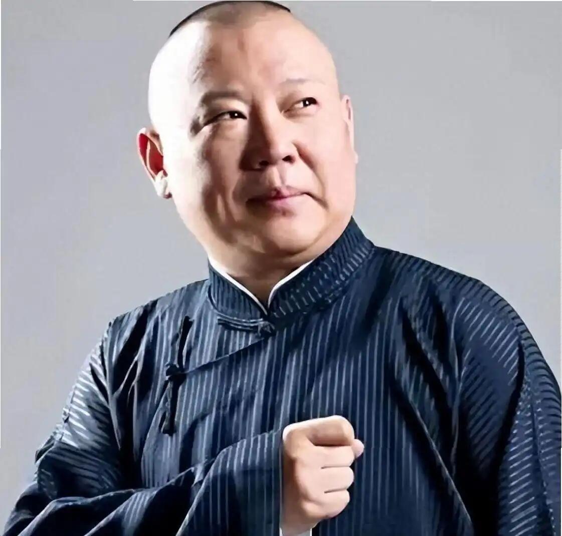 郭德纲近况
 
近期郭德纲正处在舞台风波带来的调整期，整体状态低调沉寂。
风波起