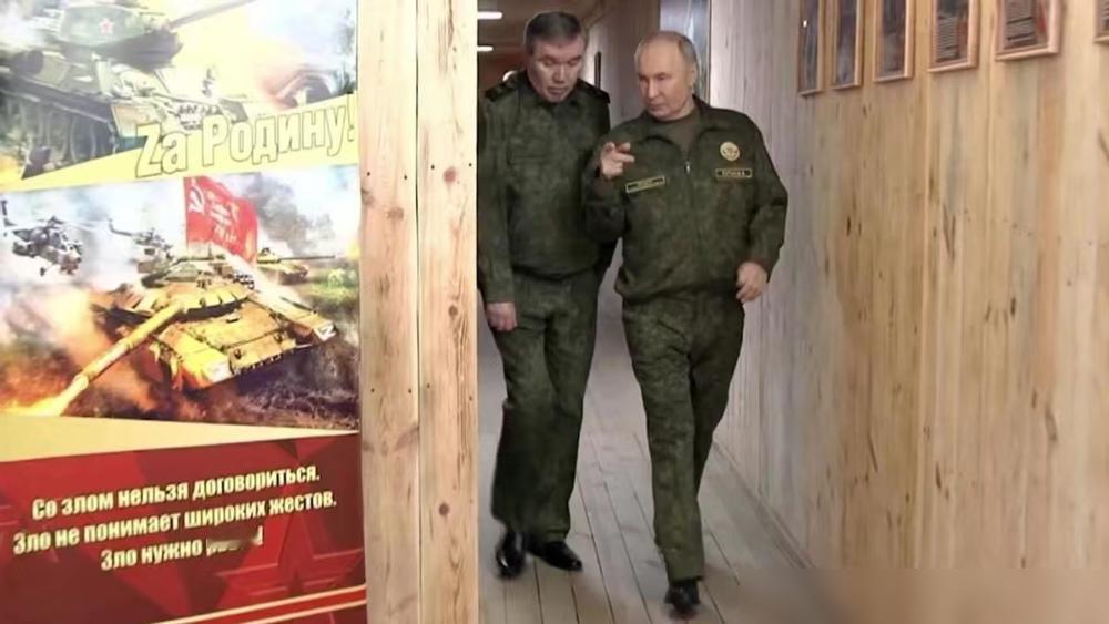 美国为什么选在这个时候“出卖”乌克兰？原因其实很简单，假如不趁着现在“卖个好价钱