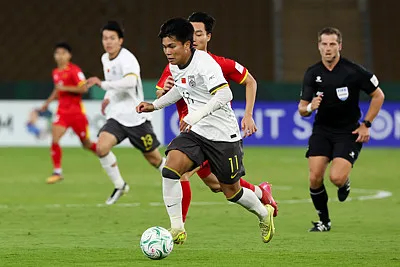 U23国足vs日本人生能得几回搏！！此时不搏何时搏！！ 