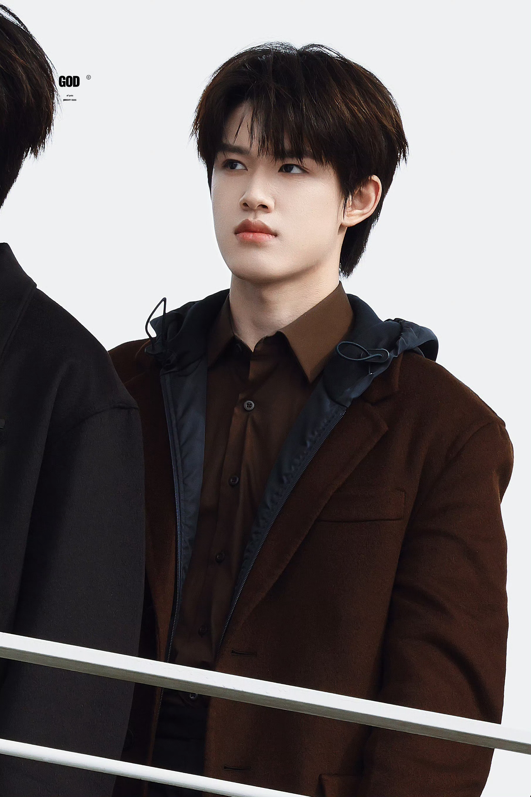 张极Prada外拍张极今日Prada外拍路透📸依旧感受完全是画报男神来的时尚表