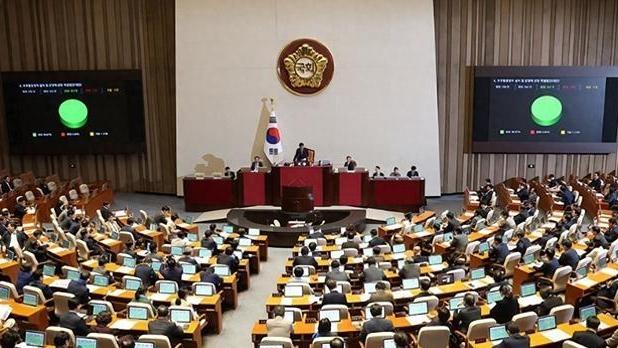 韩国总统的“魔咒”，被李在明亲手终结了？与其说是破局，不如说是换了个玩法。

过