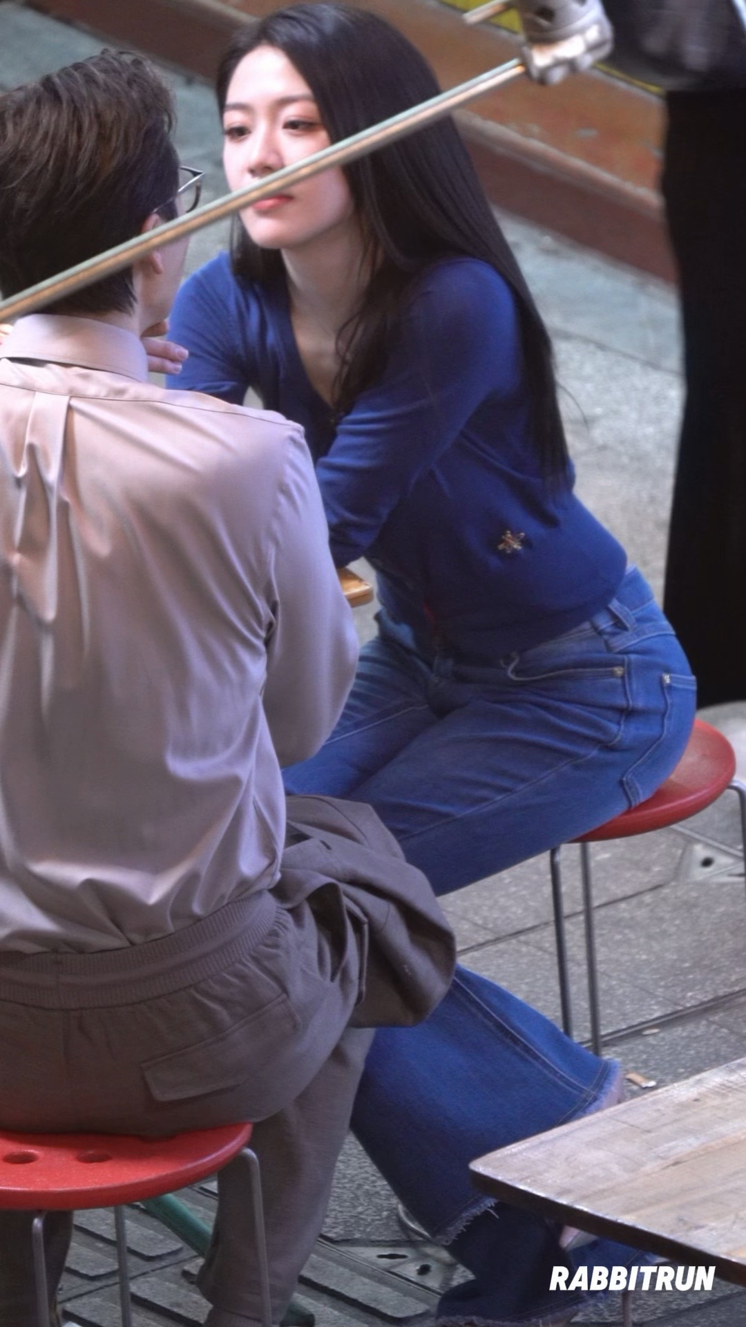 陈伟霆新剧路透，把男主下巴掰回来的动作是陈伟霆设计的，基于剧本加上自己思考的男演