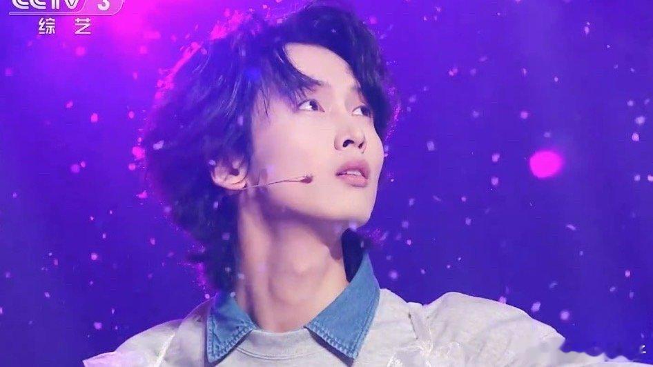 陈宥维嘴比翅膀硬听到这首歌的前奏就已经准备好开笑了