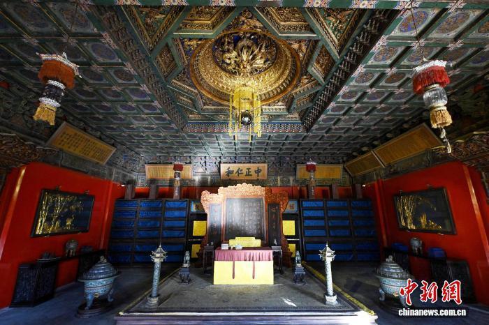 【时隔十年故宫养心殿向公众开放】故宫养心殿向公众开放关闭十年的故宫博物院养心殿，