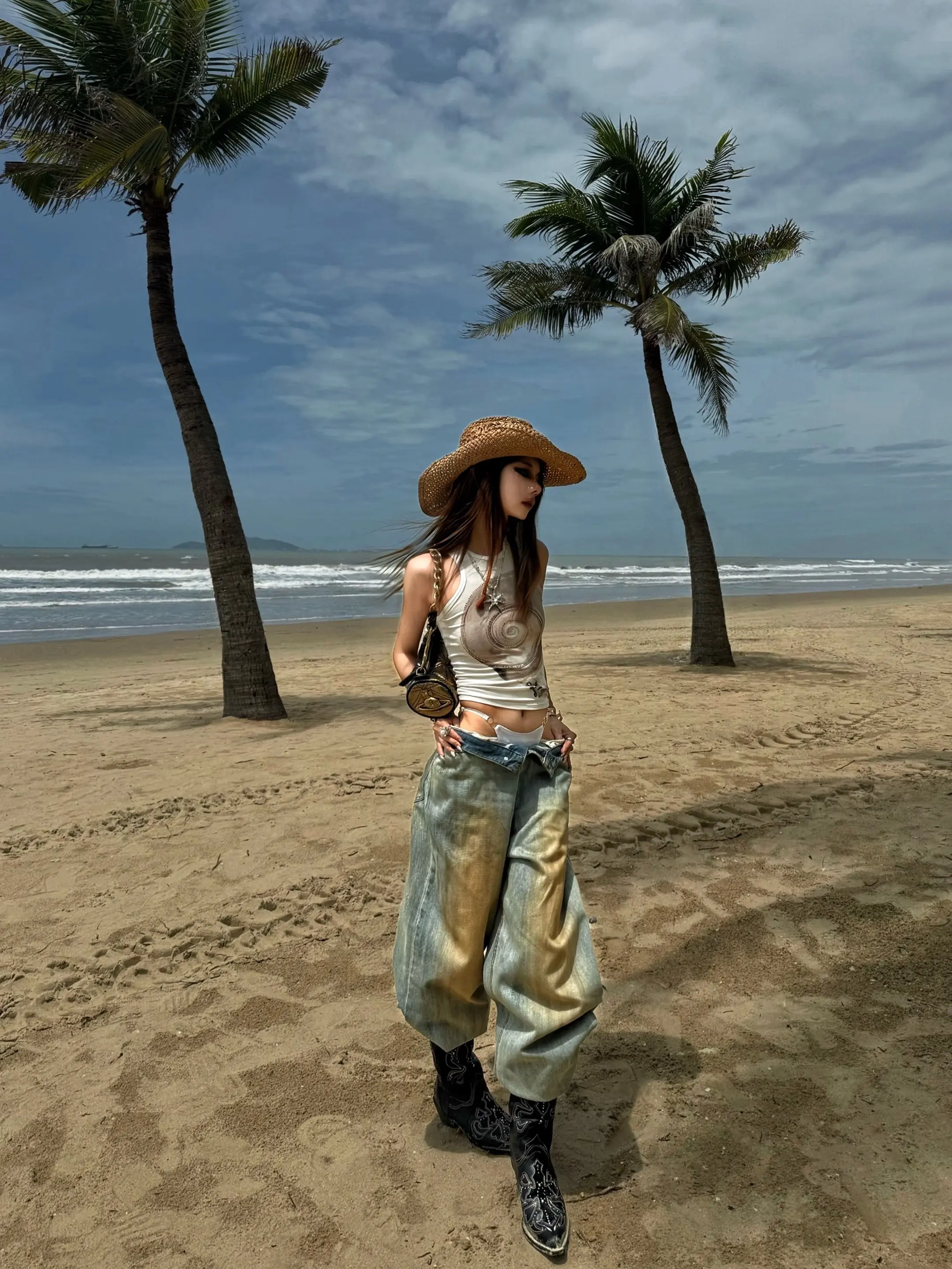 See the sea.