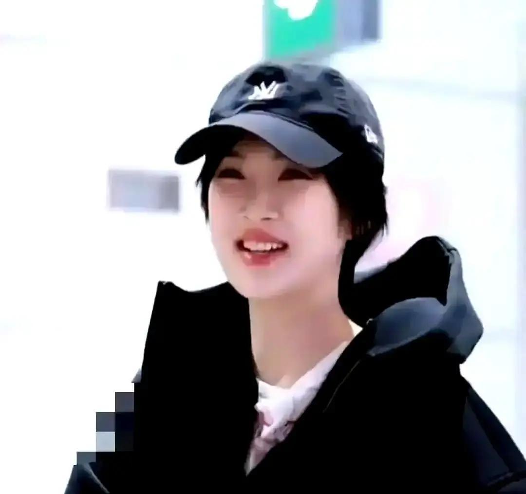 姚安娜掏5万请客被郭京飞按住
 
这事比剧还好看。小姑娘刚到组，想请大家吃顿好的