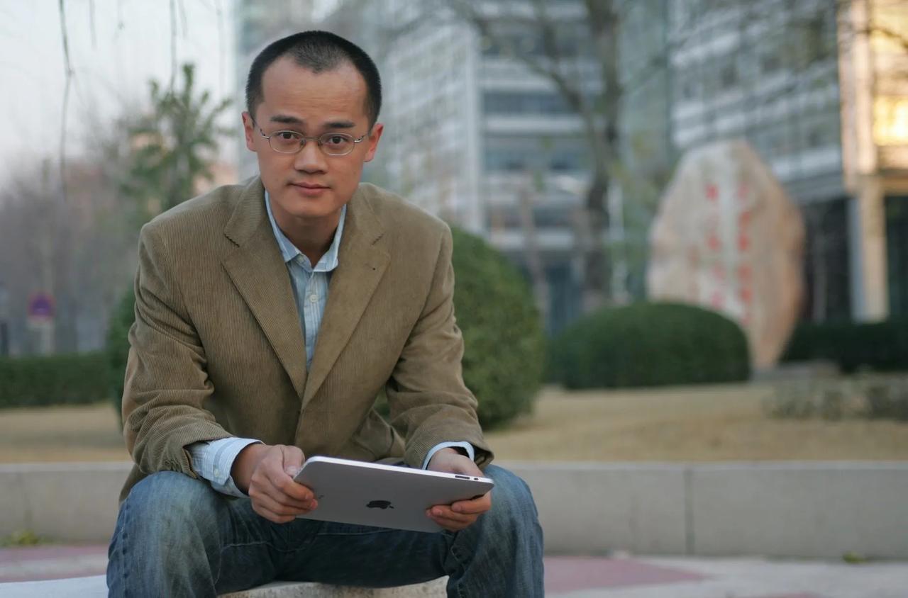 王兴虽是富二代，但他没有养成大手大脚花钱的习惯，相反他花钱很节省，有多节省？
在