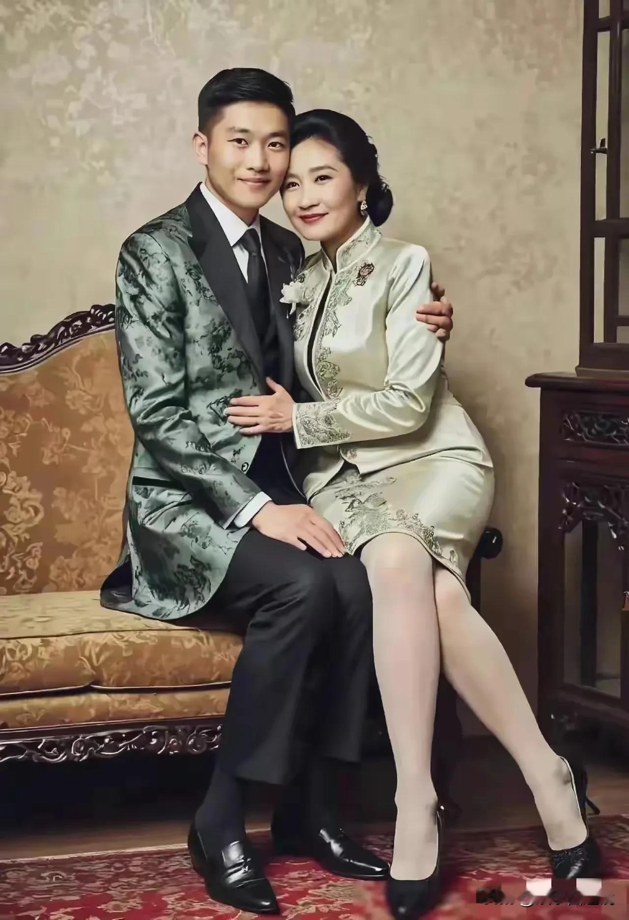 作为男人，到底是愿意娶一个比自己大20岁的美女大妈，还是愿意娶一个比自己小20岁