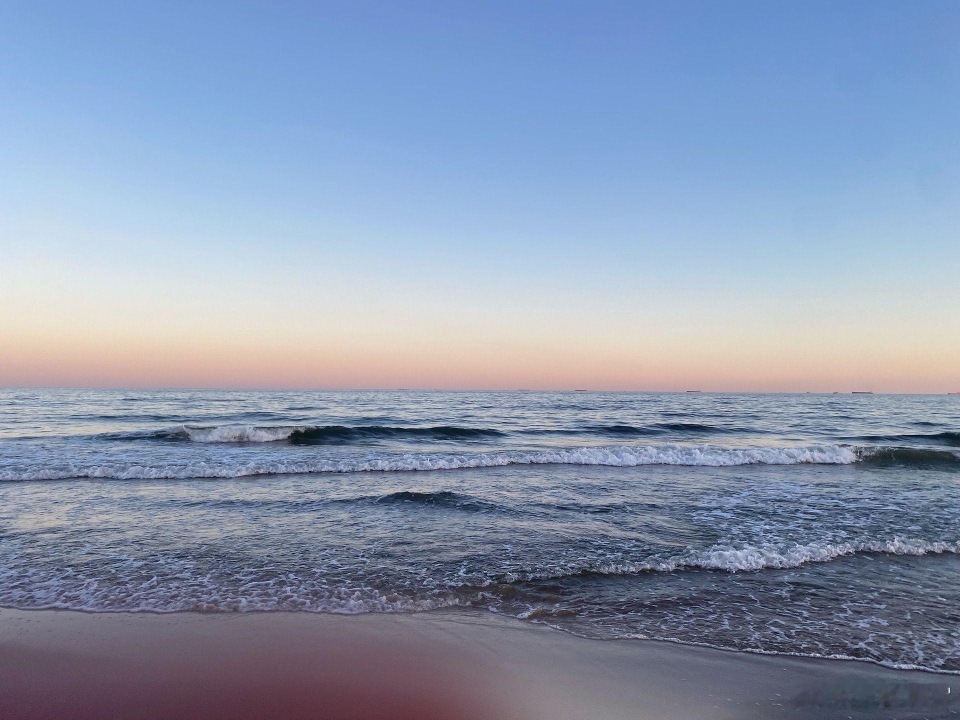 随手拍清醒一点，其实有些人什么都给不了你，只会影响你的情绪。走错了路，记的拐弯，