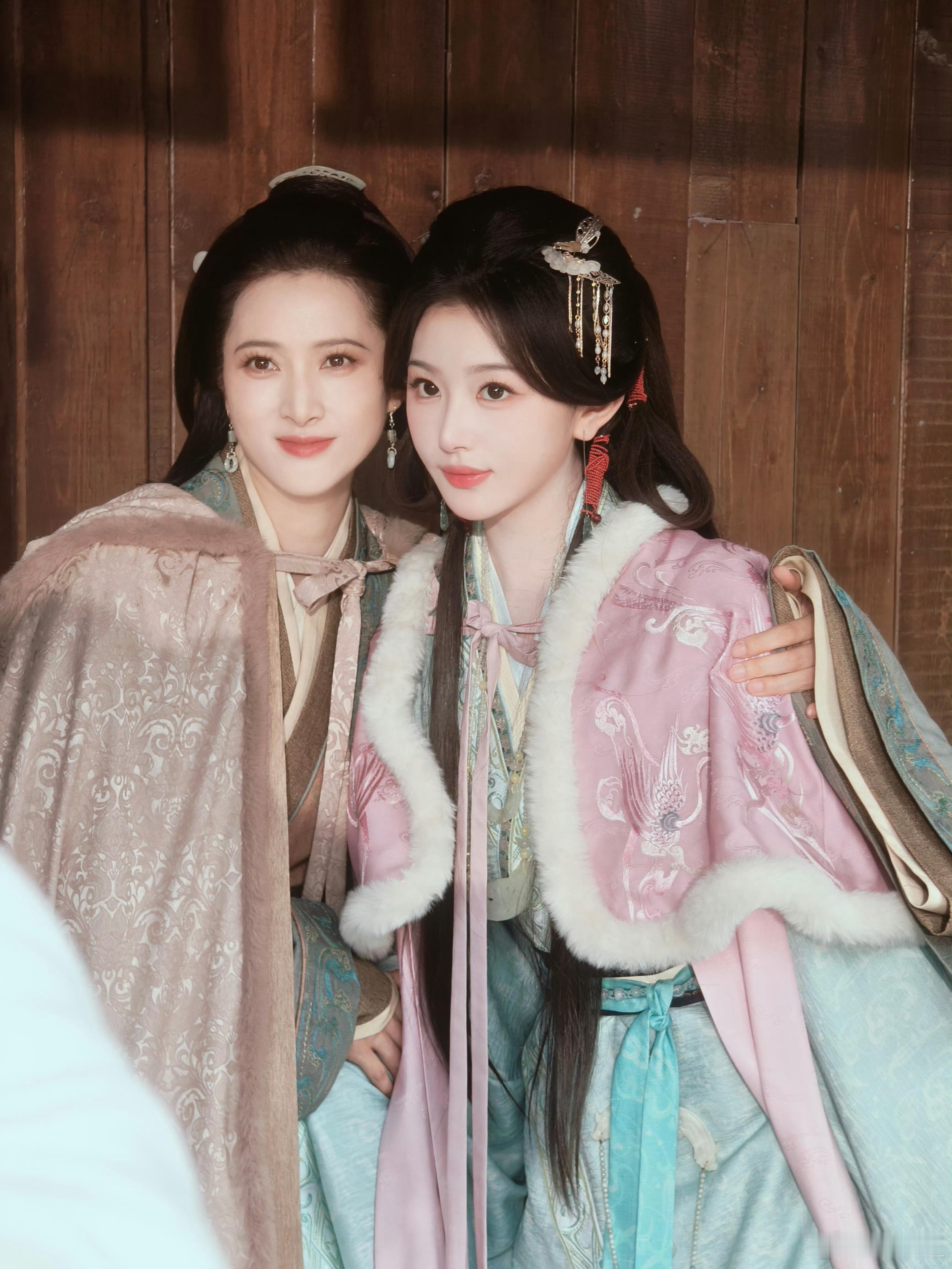 孔雪儿沈玥 ❄孔雪儿将门独后 260729【合照】同组艺人提及沈玥后会有期©️网