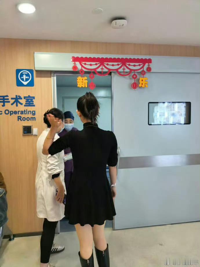 那我戒糖了，也没见近视眼恢复啊，最后选择做了手术