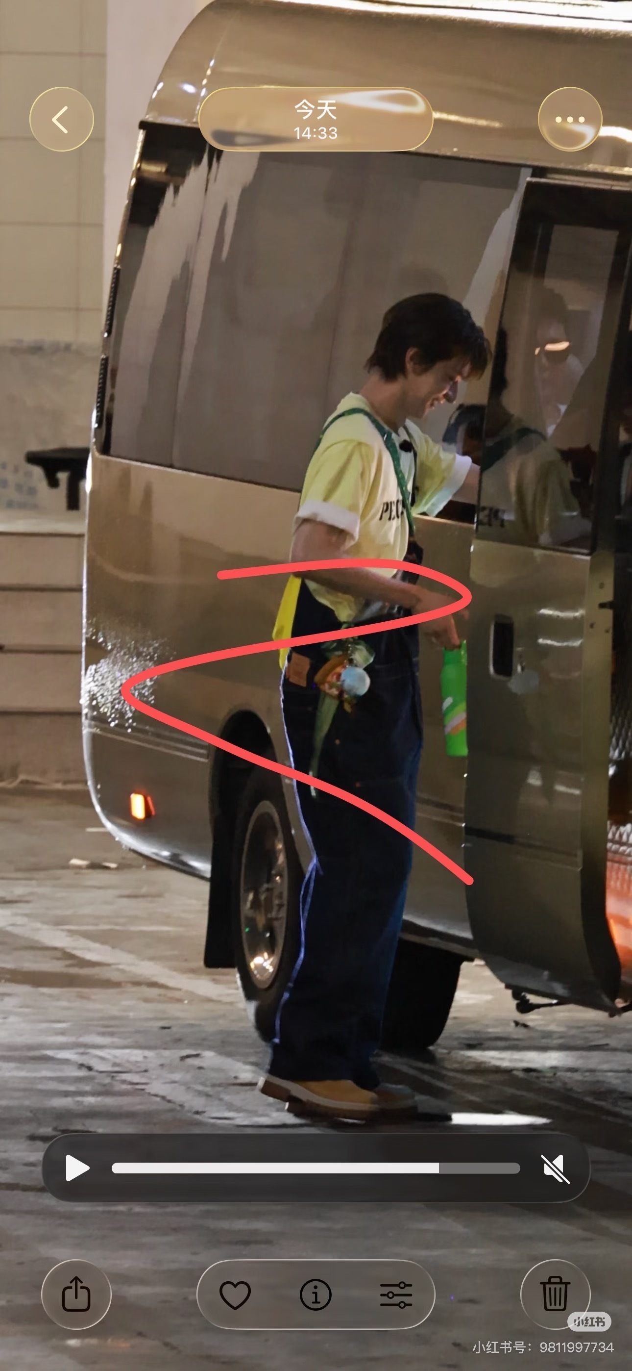 啊啊啊是牛仔背带裤呀 