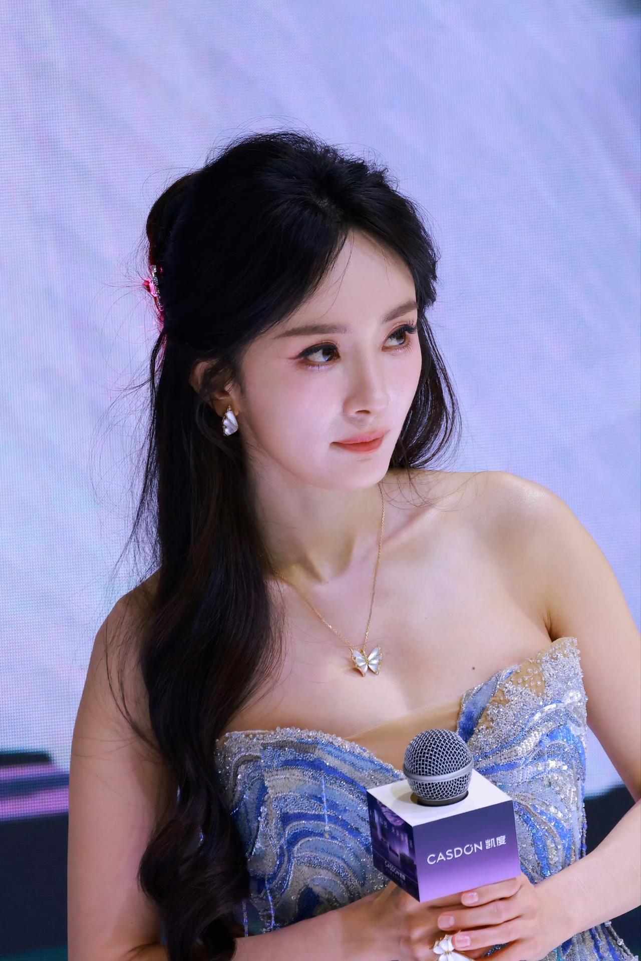 怎么能美成这样[机智]