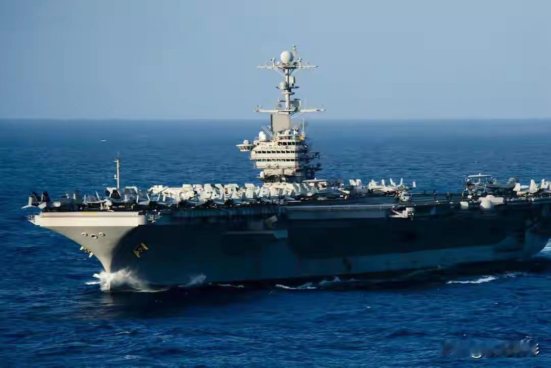 中美贸易谈判结束的同一天，南海方向突然出事，美军2架航母舰载机连续坠毁。

新闻