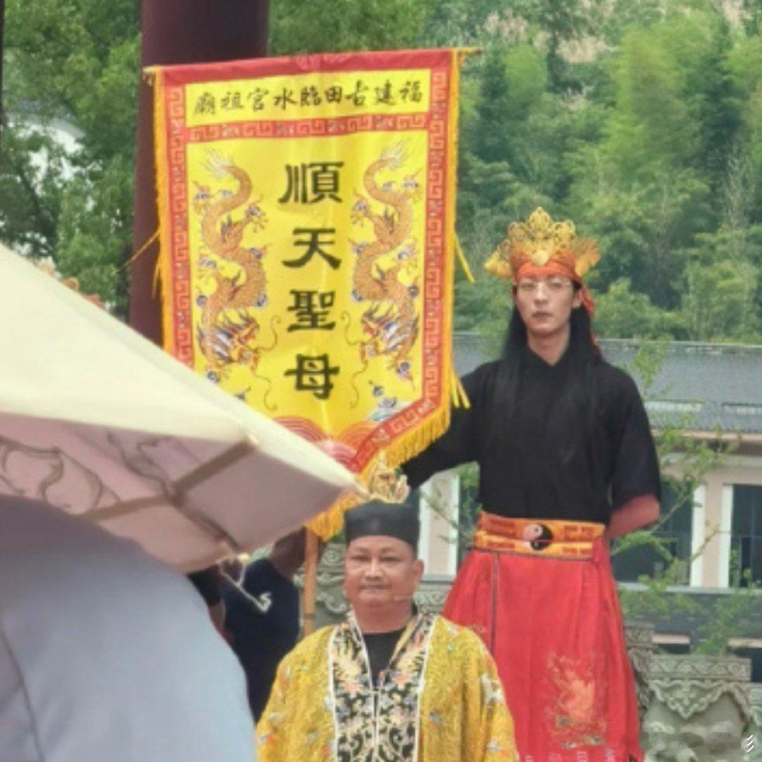 卜凡 出道是为了入道从爱豆到道士，没人能复刻卜凡的职业生涯规划[作揖] ​​​