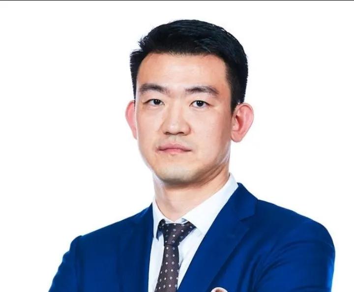 主场不败VS客场强势！今夜CBA巅峰战，胡金秋扛起残阵广厦，山东三内线围剿！
