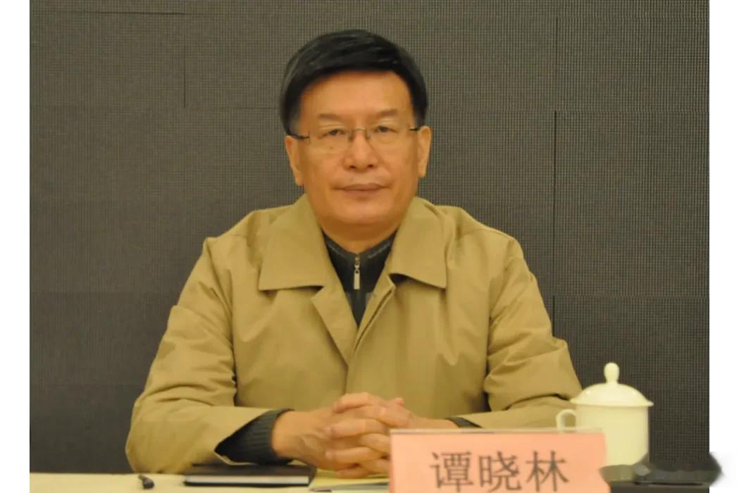 退而不休，与他人发生不正当性关系，退休6年的厅级干部被“双开”！

刚刚，权威媒