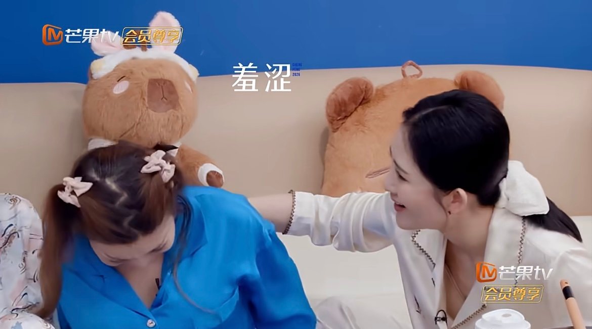 乌兰图雅说初舞台第一是正常发挥 怀揣热忱奔赴舞台，乌兰图雅尽情释放魅力，平稳发挥