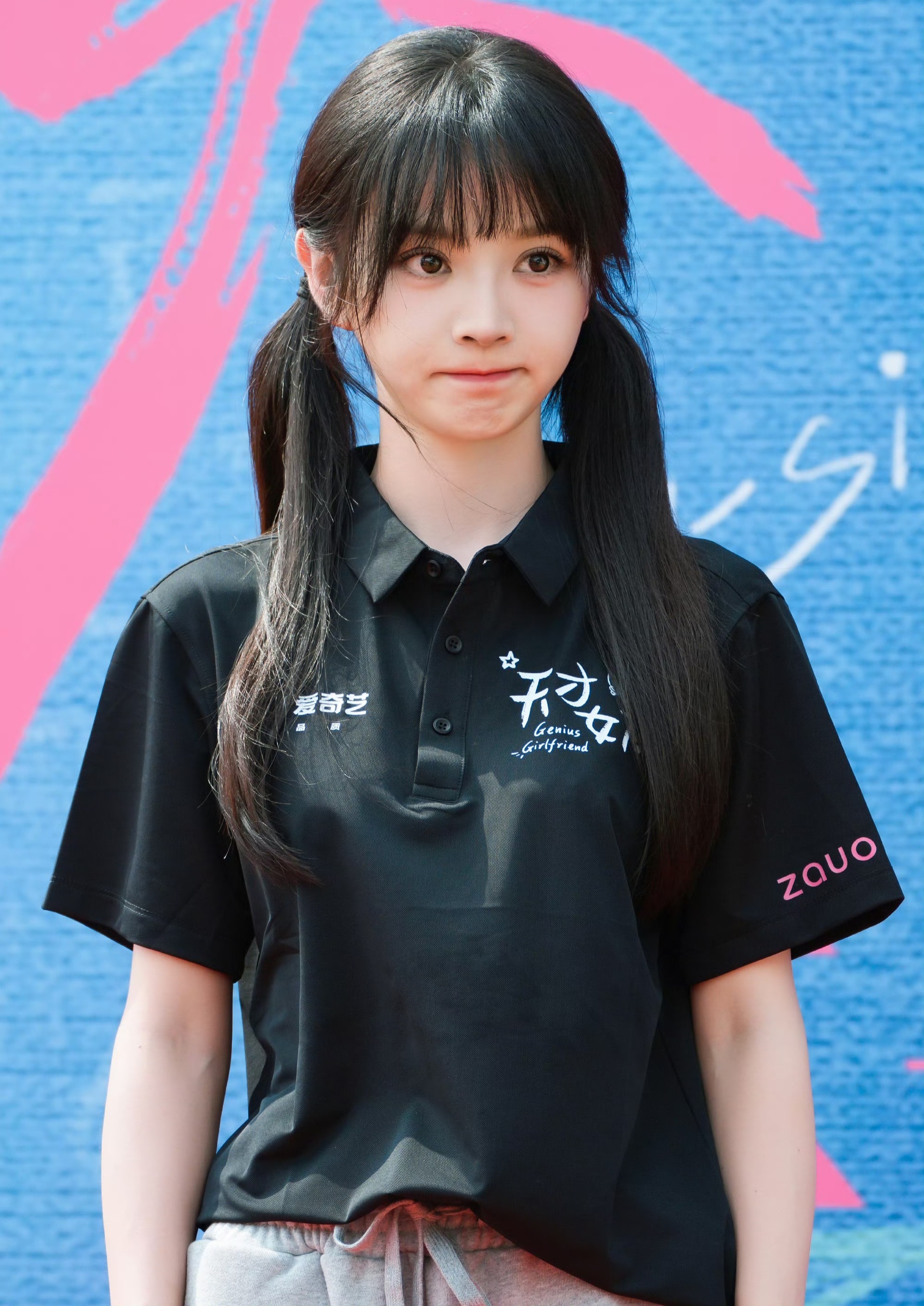 天才女友热度 2026暑期档现偶黑马《天才女友》今日正式开播，田曦薇、胡一天领衔