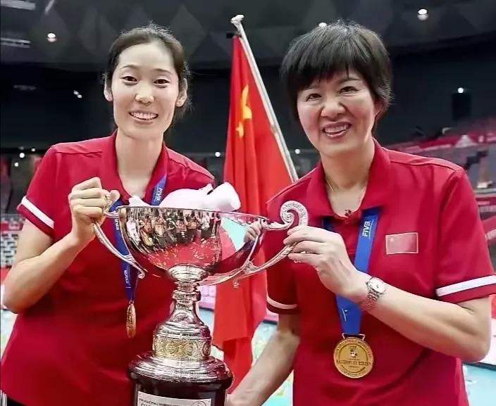 【2024-2025江苏女排冠军阵容全览】🏐🏆

核心架构：

🔥 主攻组