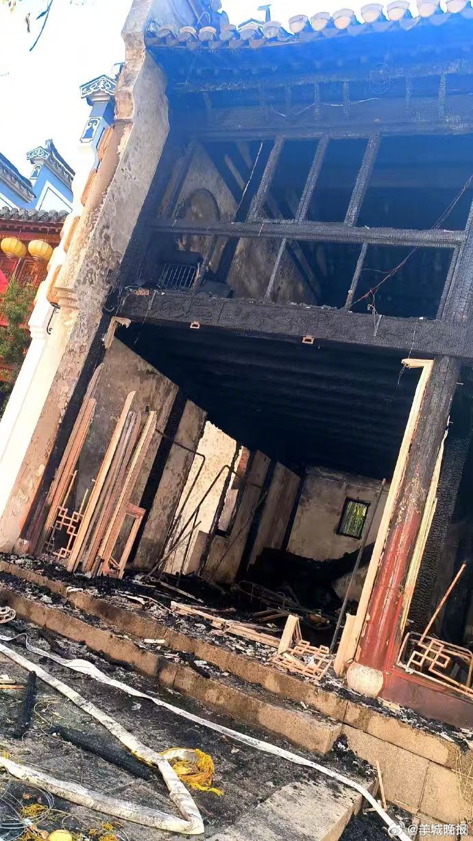 #锦绣中华整治违建只拆6间#【拆了6间就算整治？记者再访锦绣中华商业街：疑似违建