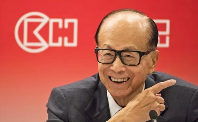 李嘉诚早想明白了，就算是全家改国籍，移民到国外，过不了10年，20年都肯定会被吃