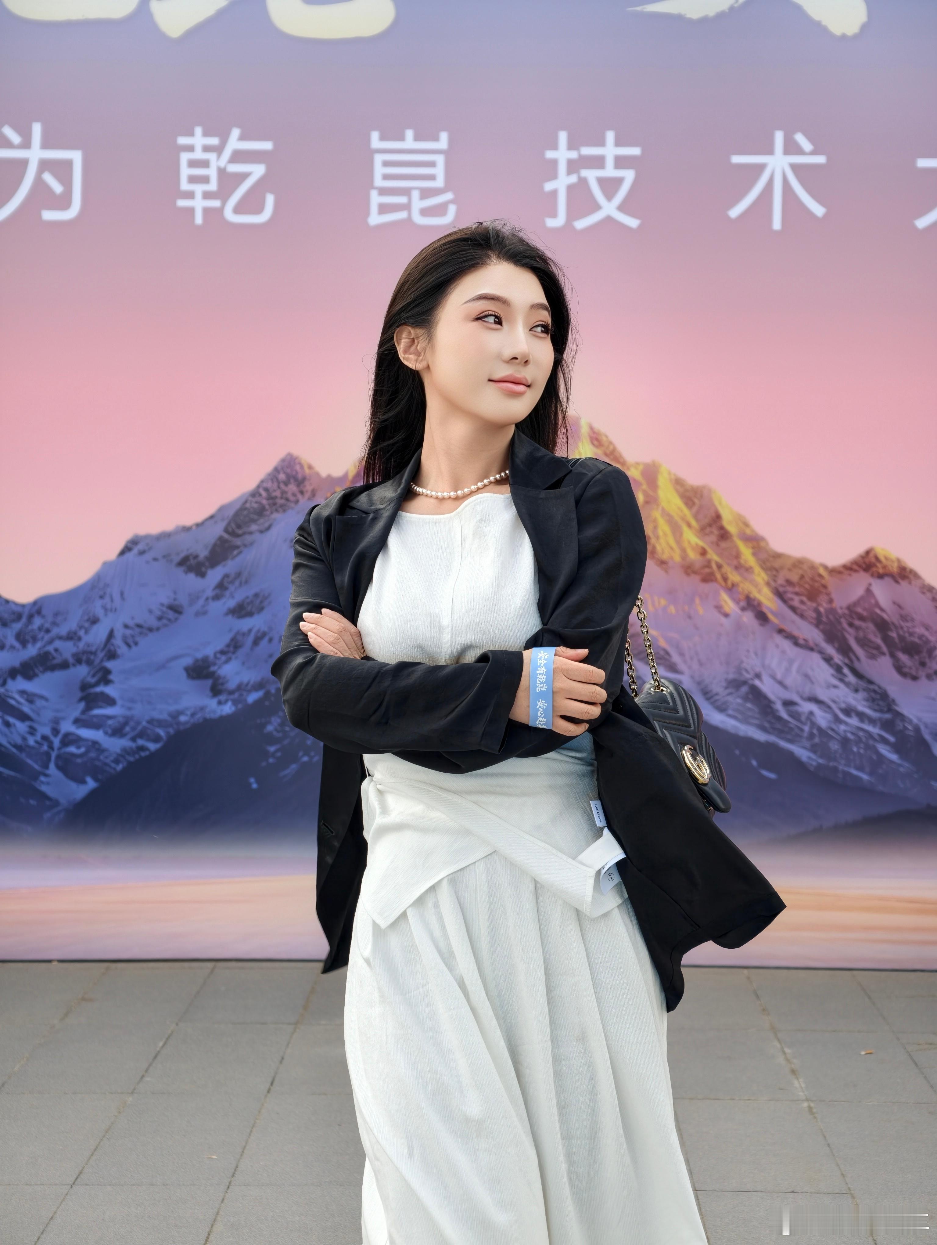 今天穿这身参会 北京·北京奥林匹克公园网球场