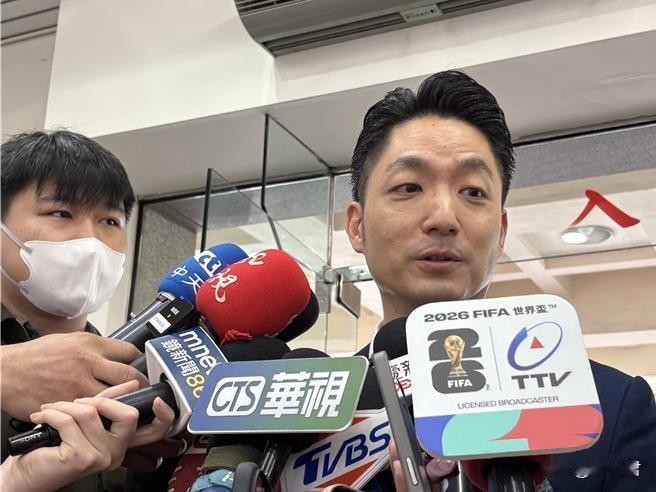 国民党新北市长参选人李四川14日提出双北市交通建设擘画蓝图，指双北市不只是一日生